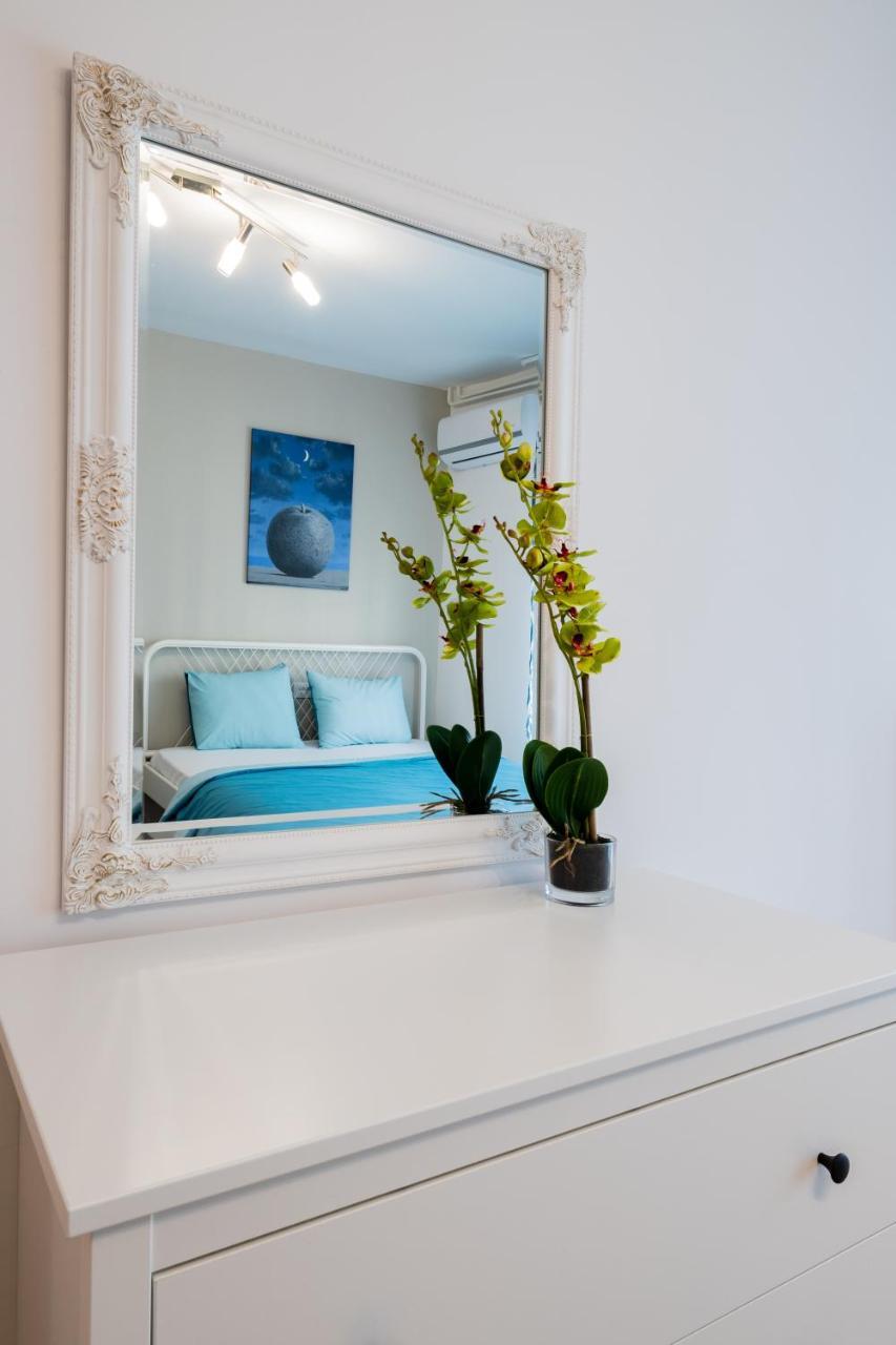 !Promo! Blue Amber Downtown-Free Private Garage-Fast Wi-Fi Daire Novi Sad Dış mekan fotoğraf